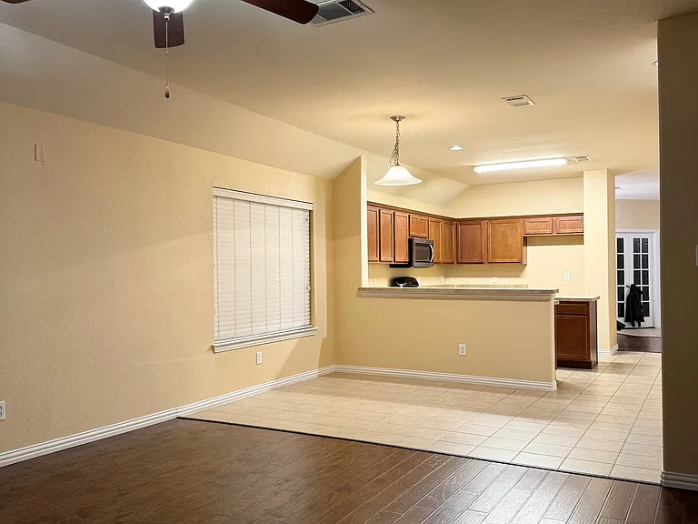 Living/kitchen