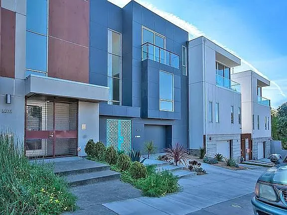 1409 Hudson Ave — Photo 4