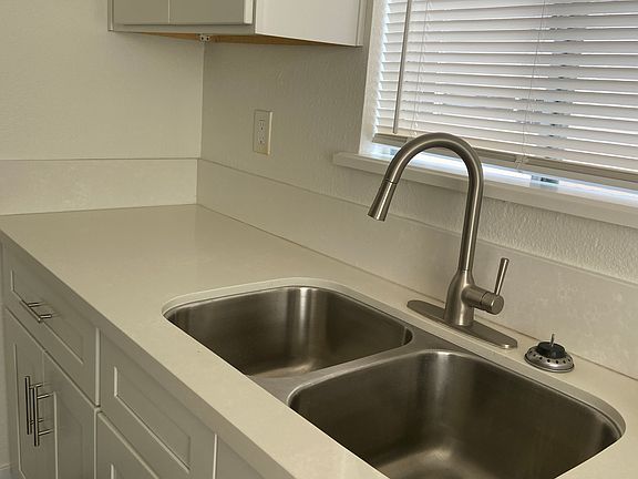 5th image of 4517 Cherokee Ave #B