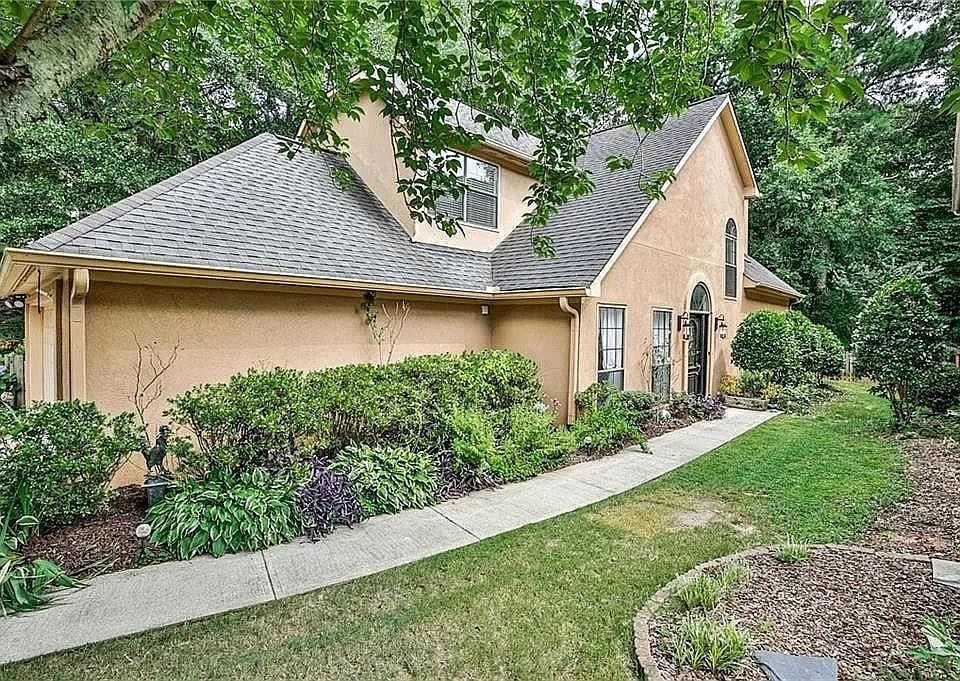 1st image of 270 Sweetwater Trce