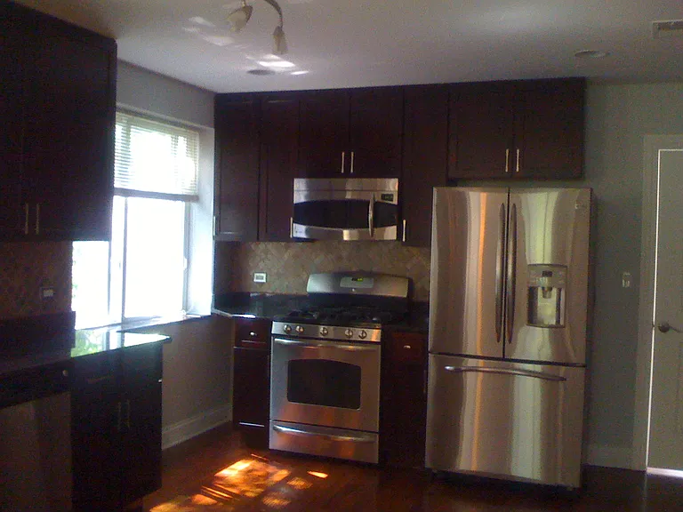 2539 W Lunt Ave #1 — Photo 2