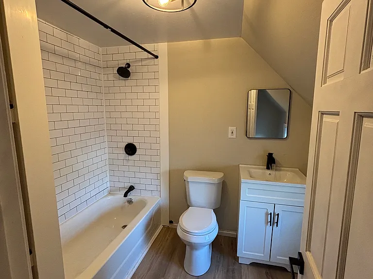 238 Schiller St — Photo 2
