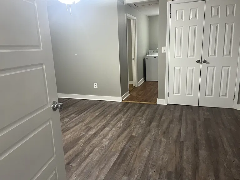 600 E Main St — Photo 10