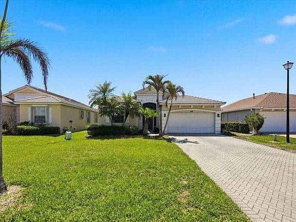 2nd image of 399 SW Lake Forest Way