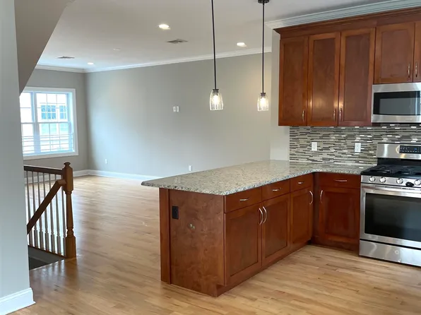 734 County Avenue image 3 of 19