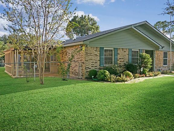 2nd image of 2826 Emberwood Dr