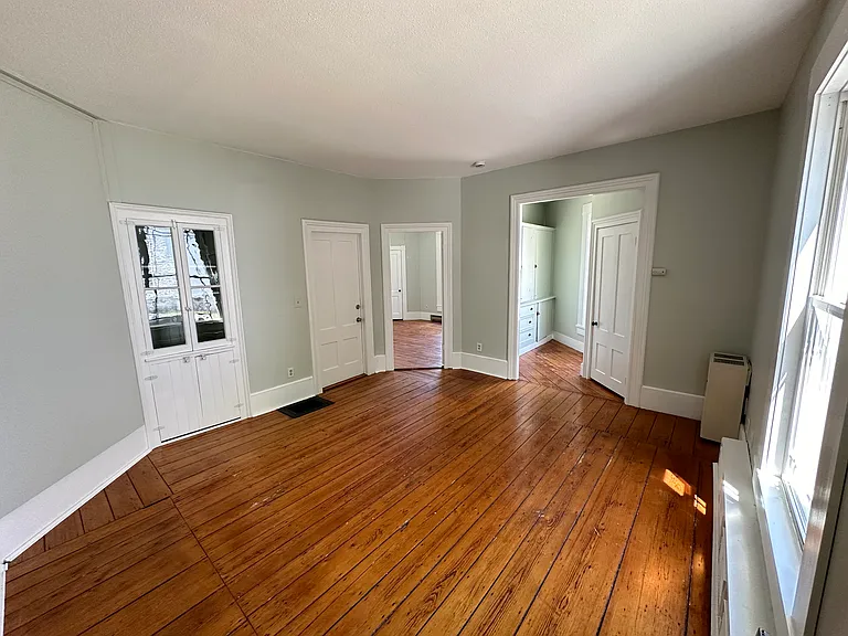 28 King St #1 — Photo 7