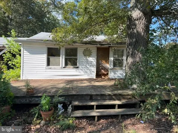 39580 Sunnyside Rd, Clements, MD 20624