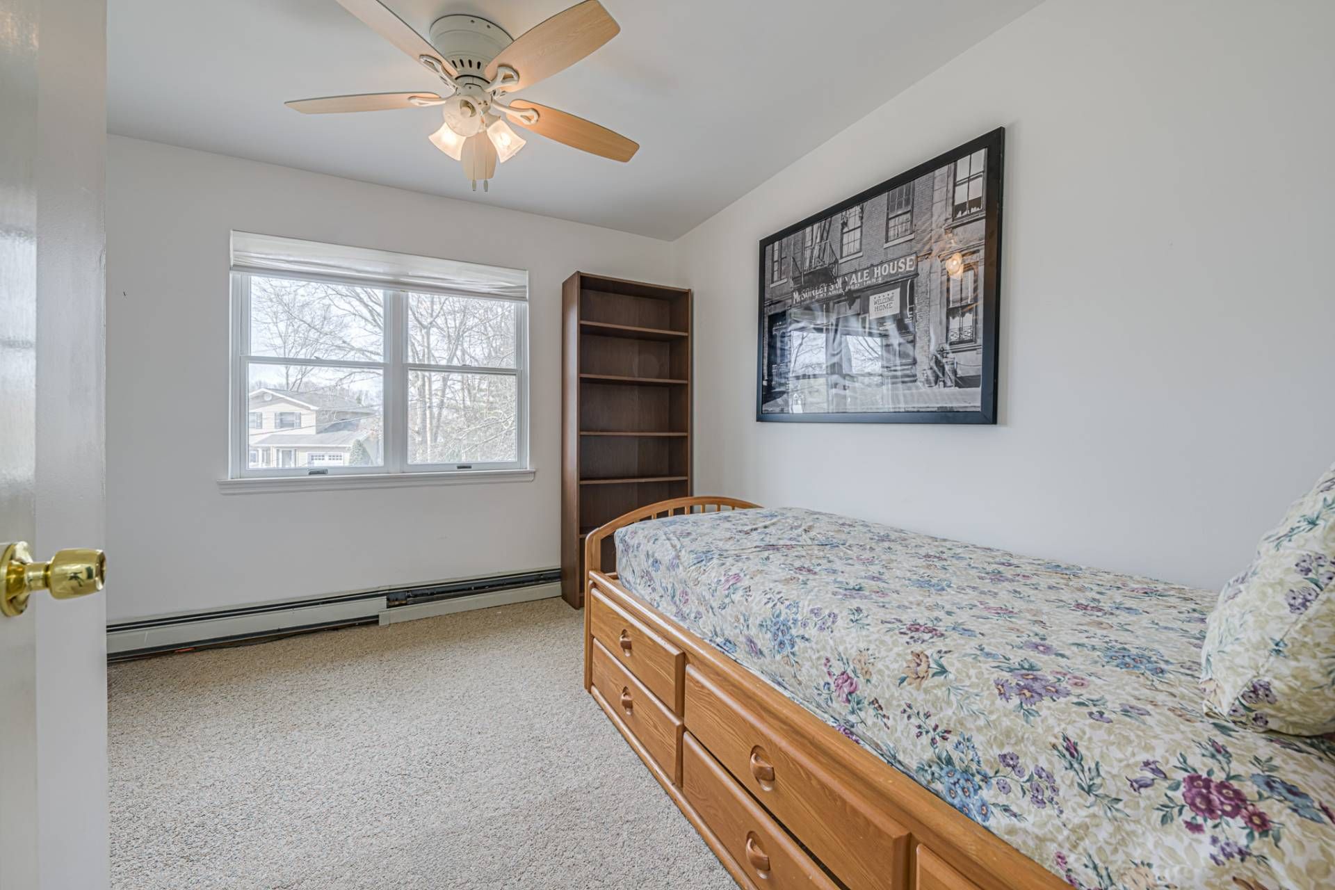 35 Memorial Blvd, East Moriches, NY 11940 Out East