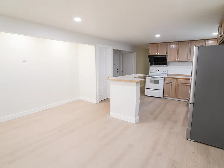 724 N 137th St #A — Photo 22