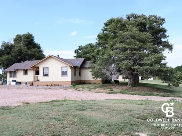 12575 S Stone Rd, Garden City, KS 67846