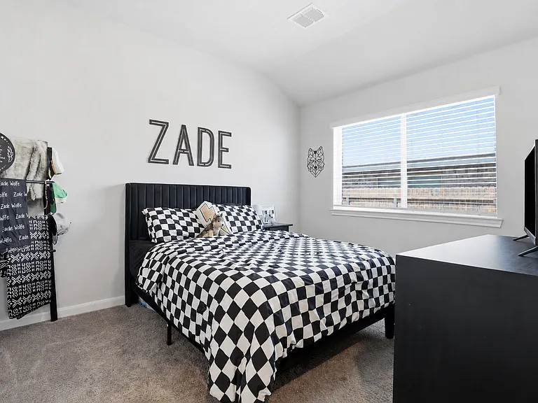 1032 Fairfax Dr — Photo 17