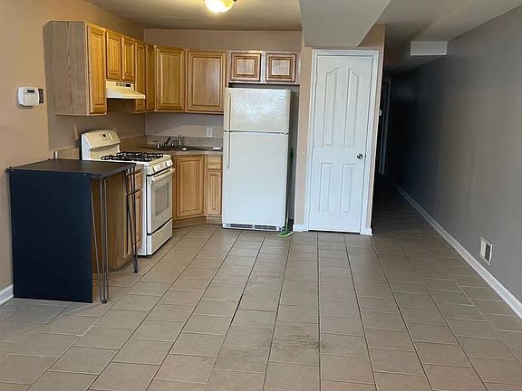 4th image of 108 Darnell Ln #B