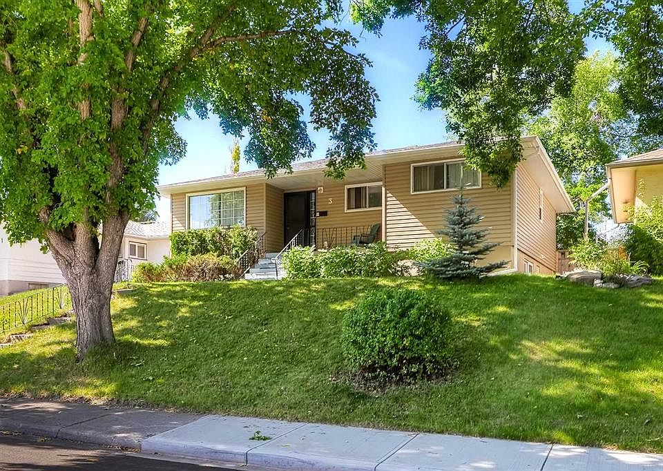 1st image of 3 NE Creston Cres NW