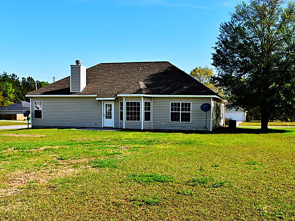 4th image of 161 Roosevelt Dr