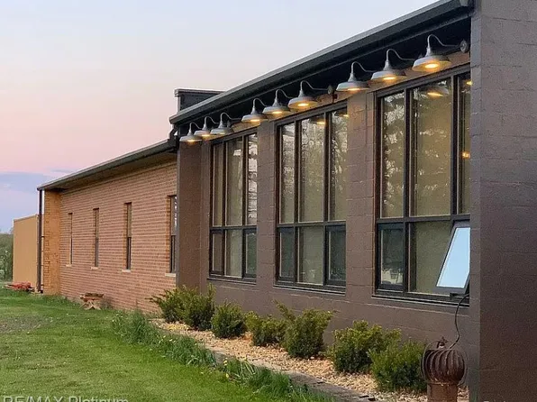 2045 Bradley Rd, Webberville, MI 48892