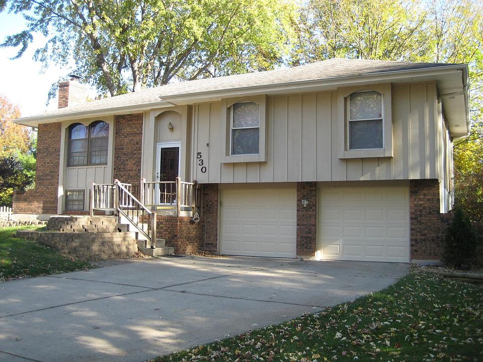 Beautiful Blue Springs Home for Rent!