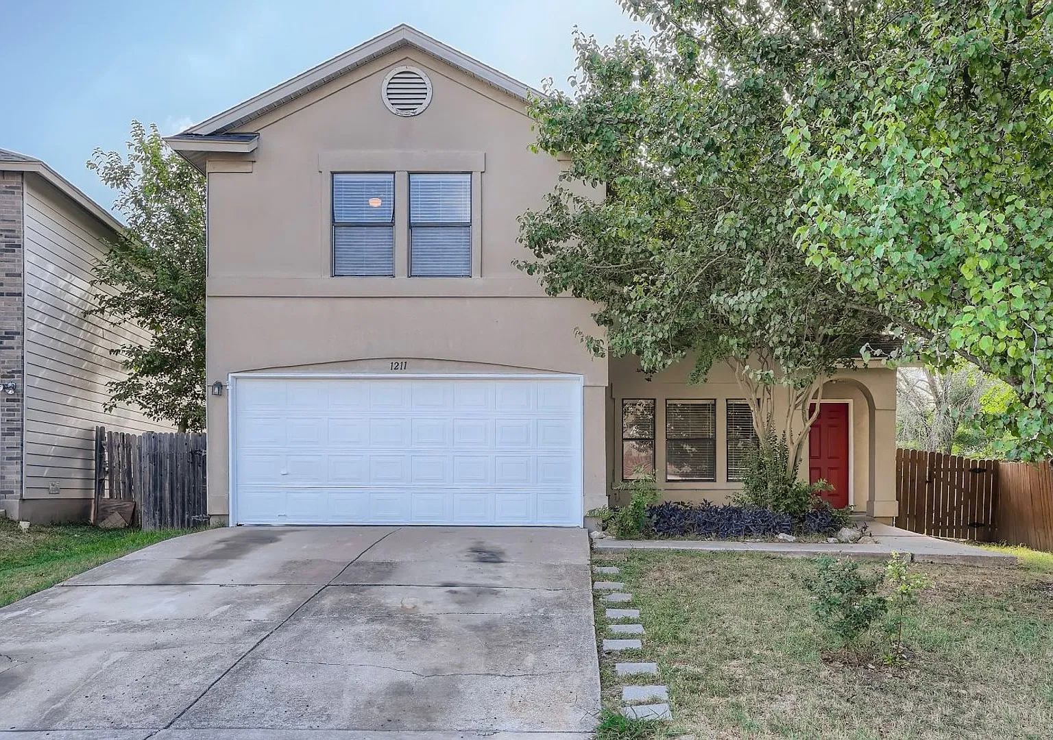 1211 Champion Dr Round Rock, TX 78664 — Photo 1
