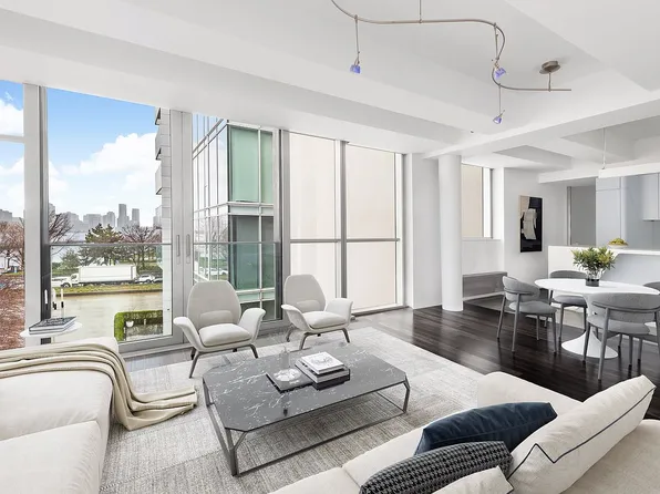 166 Perry St #3C, New York, NY 10014