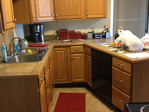 Kitchen with dishwasher