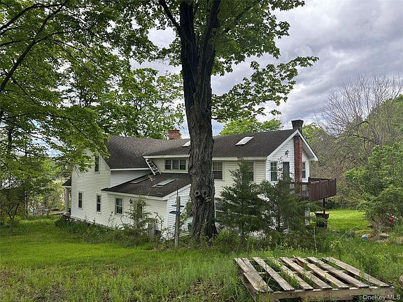 3rd image of 129 Blooms Corners Road
