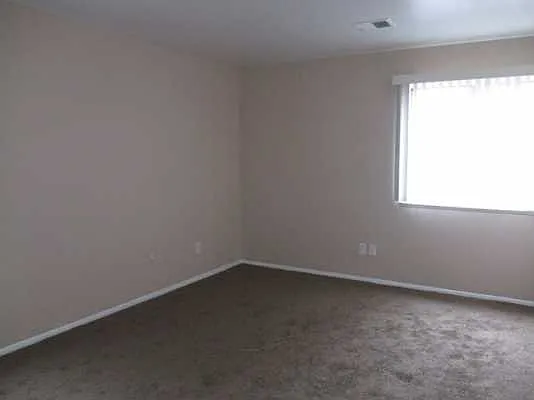 1 bed, 500 sqft, $995 — Photo 3