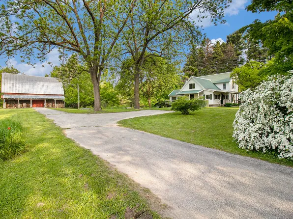 2317 S Tuttle Rd, Scottville, MI 49454