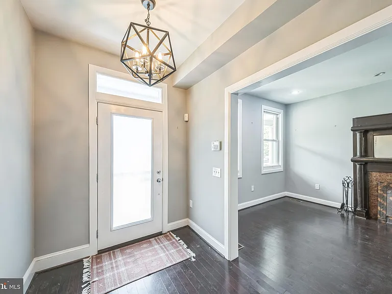 723 K St NE — Photo 7