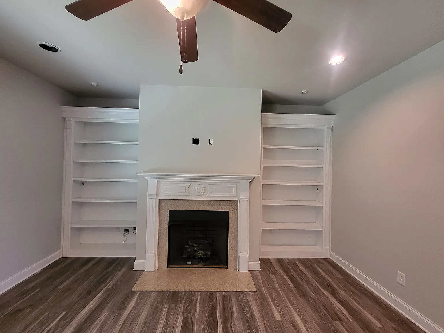 4 bed, 2.5 bath, 2644 sqft, $2,500 — Photo 4