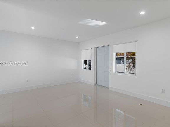 4th image of 540 NE 67th St #540