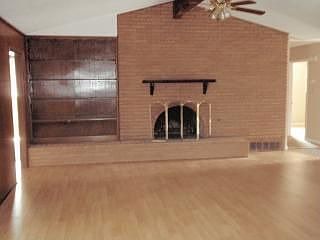 5th image of 1320 Pinehurst Dr