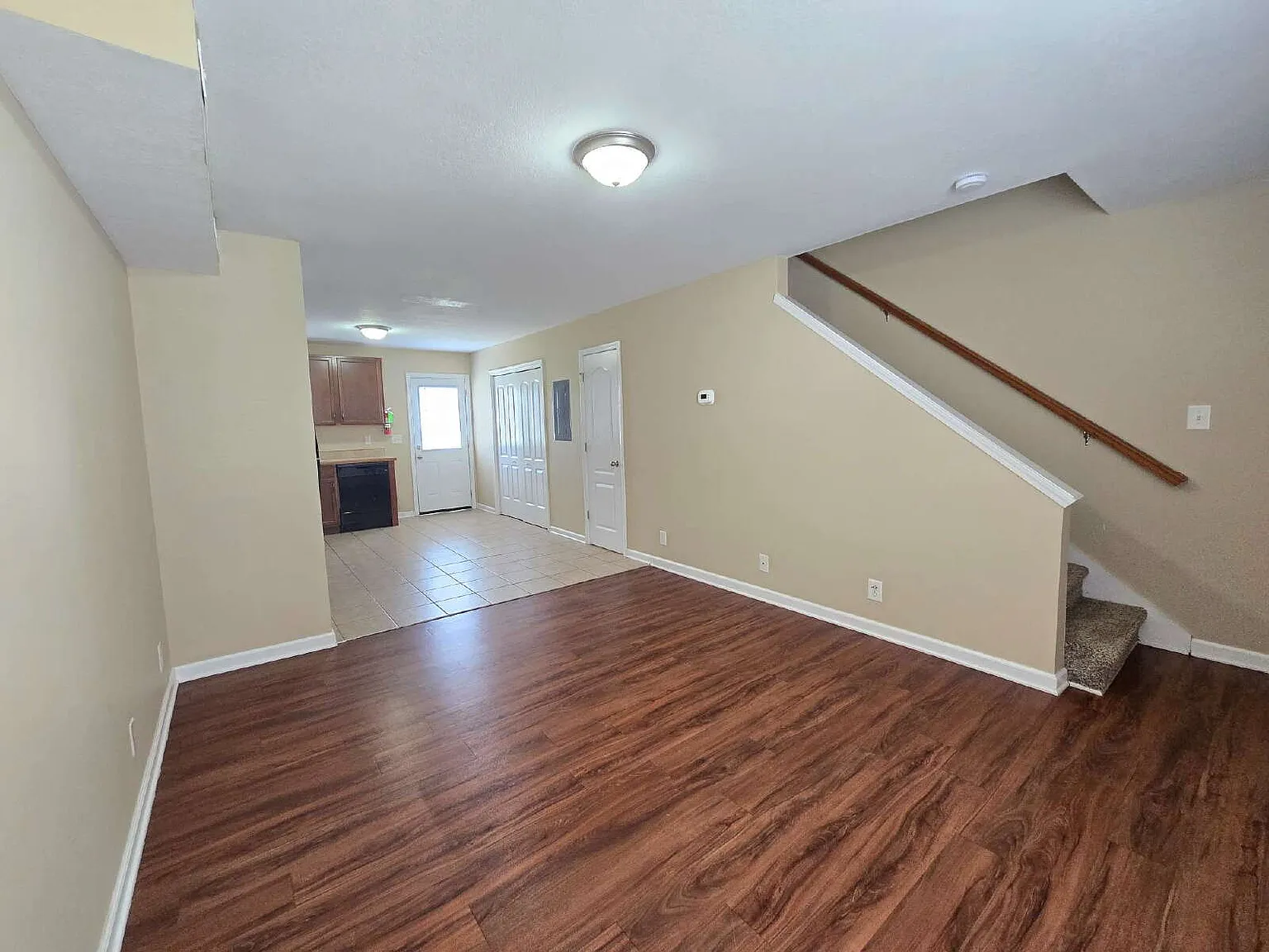 2 bed, 1.5 bath, 950 sqft, $950 — Photo 4
