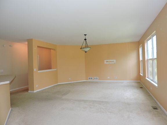 3rd image of 1716 N Woods Way