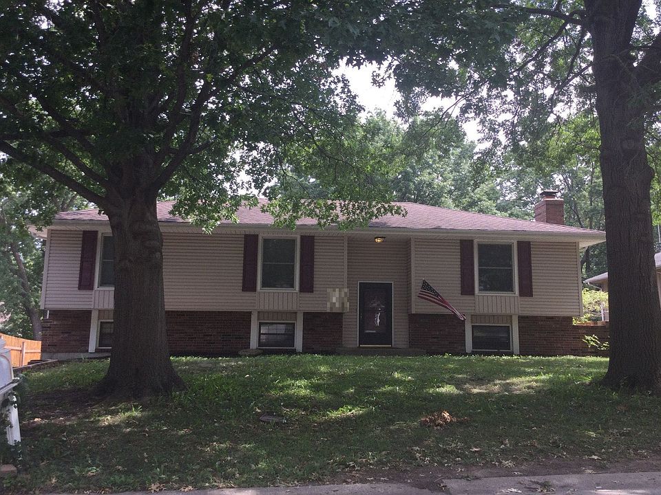 1st image of 307 NW Shamrock Ave