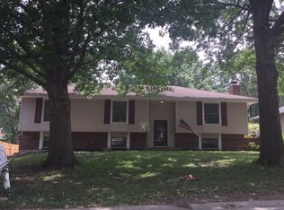 307 NW Shamrock Ave, Lees Summit, MO 64081