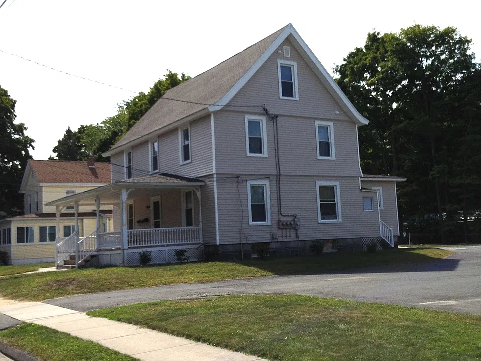 9 Hough St #1