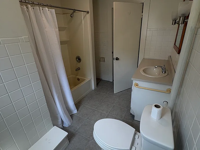 407 Hudson St #1 — Photo 12