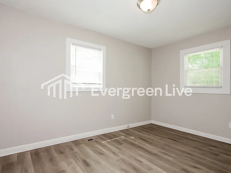 2031 Pine Dr — Photo 9