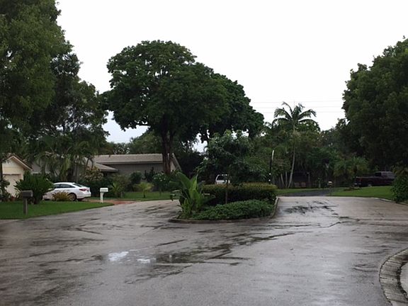 5th image of 11581 NW 40th St