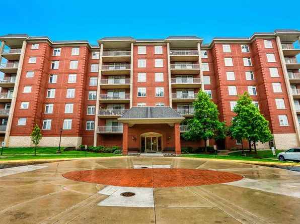 8340 Callie Ave #E-201, Morton Grove, IL 60053