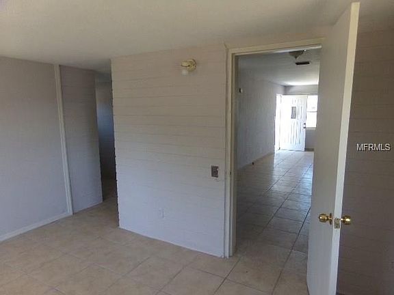 4th image of 38 Sunny Shore Dr