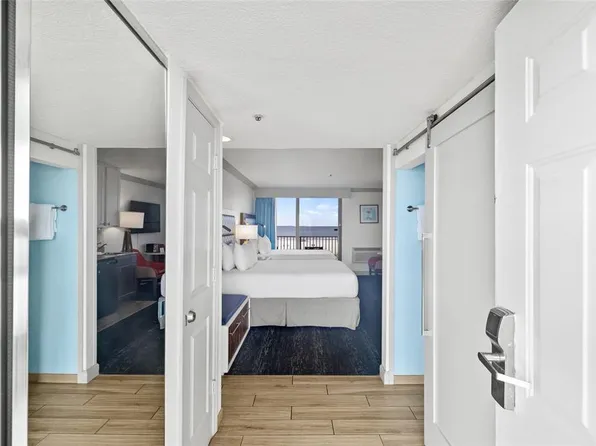 10650 Gulf Blvd #541, Treasure Island, FL 33706