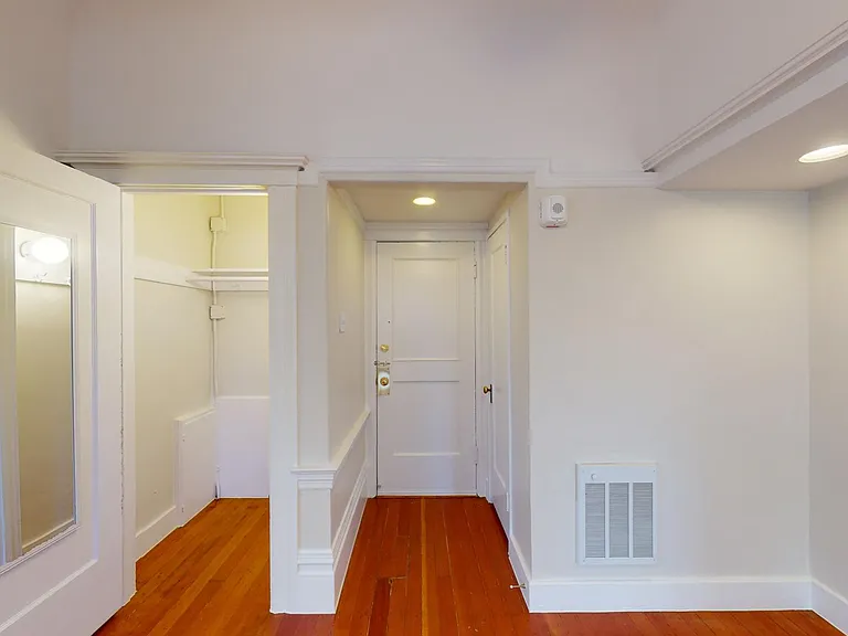 840 California Street — Photo 11