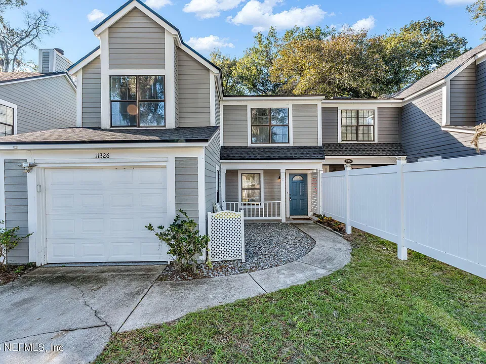 11326 Trotting Horse Ln S