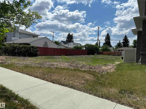 8527 77th Ave NW, Edmonton, AB T6C 0L5