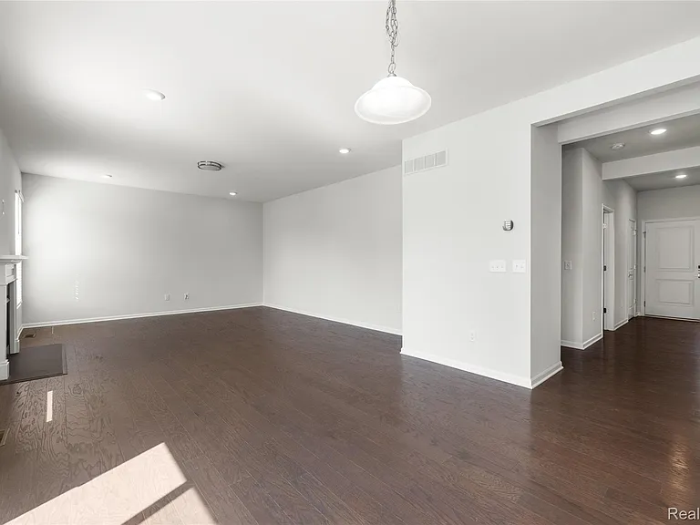 3449 Haverford Dr — Photo 13