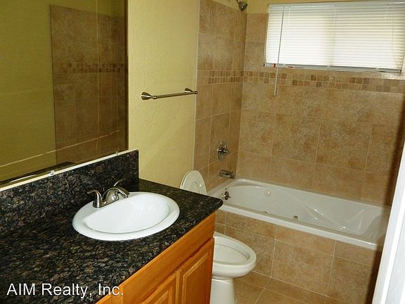 5th image of 502 Loretto Dr