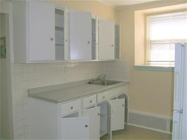 1064 Beacon St #C — Photo 2