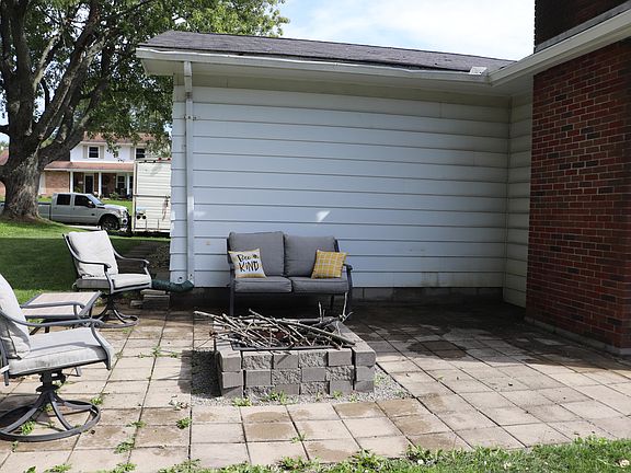4th image of 605 Hilltop Dr