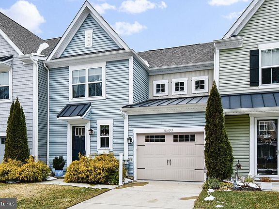 3rd image of 38453 Carroll Dr